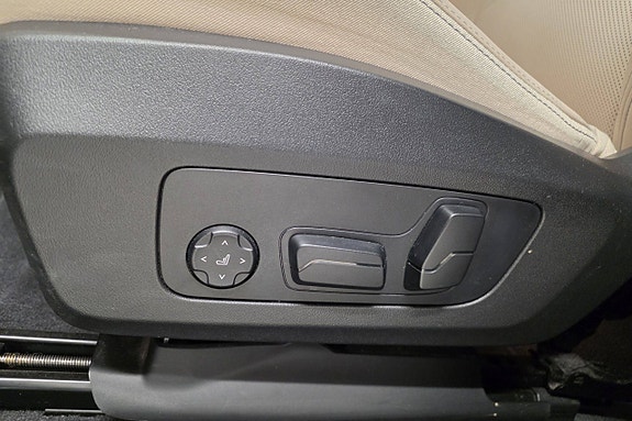 BMW iX2 17 of 30