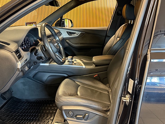 Audi Q7 13 of 26