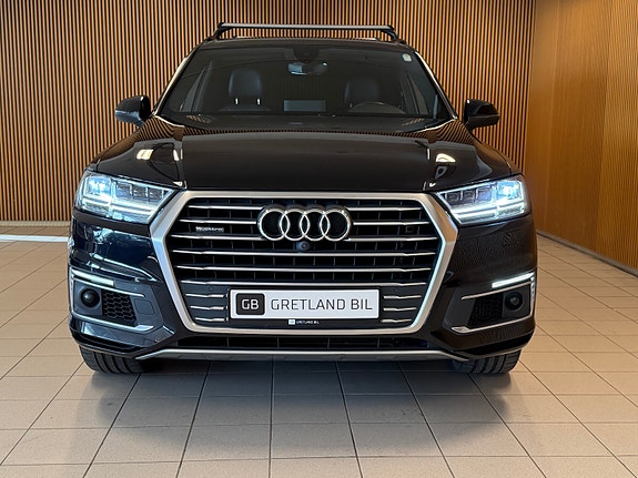 Audi Q7 4 of 26