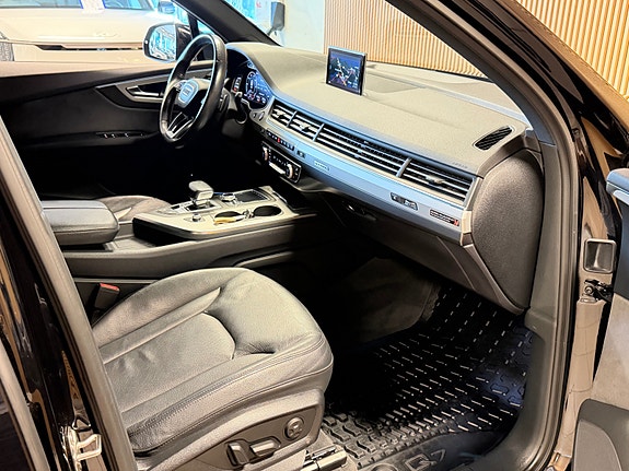 Audi Q7 24 of 26