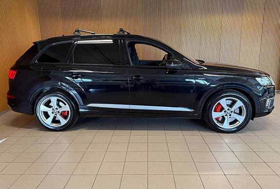 Audi Q7 3 of 26