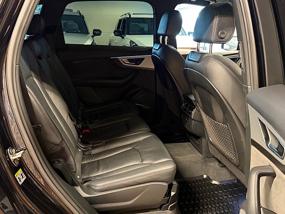 Audi Q7 23 of 26