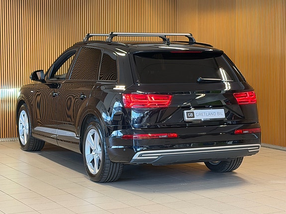 Audi Q7 6 of 26