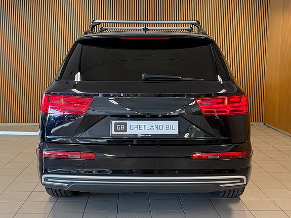Audi Q7 5 of 26