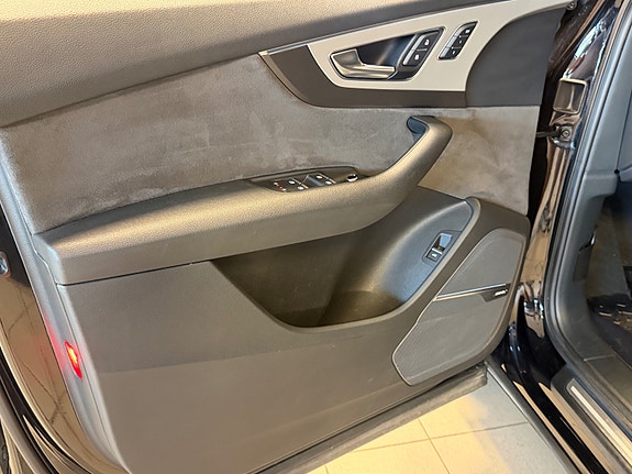 Audi Q7 14 of 26
