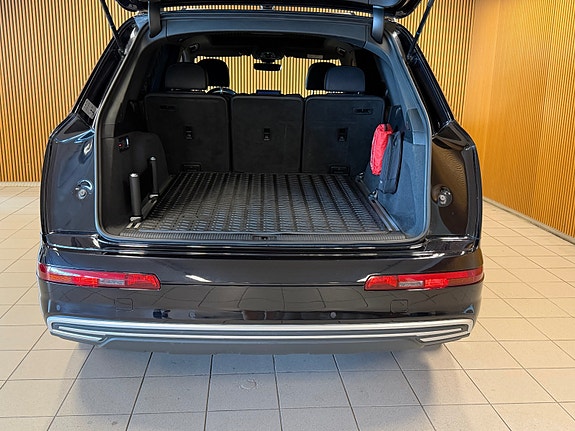 Audi Q7 9 of 26