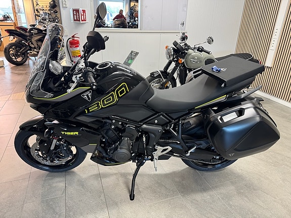 Triumph Tiger Sport 800 -Kun gått 100 mil! 2 of 19