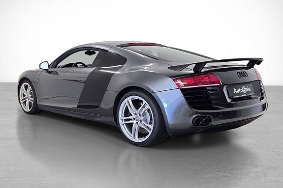 Audi R8 4 of 26