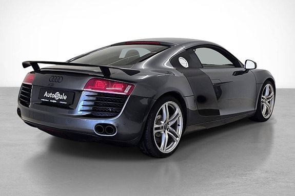 Audi R8 6 of 26
