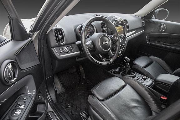 MINI Countryman Cooper SE 16 of 23