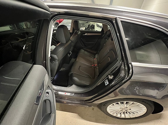 Audi A4 8 of 23