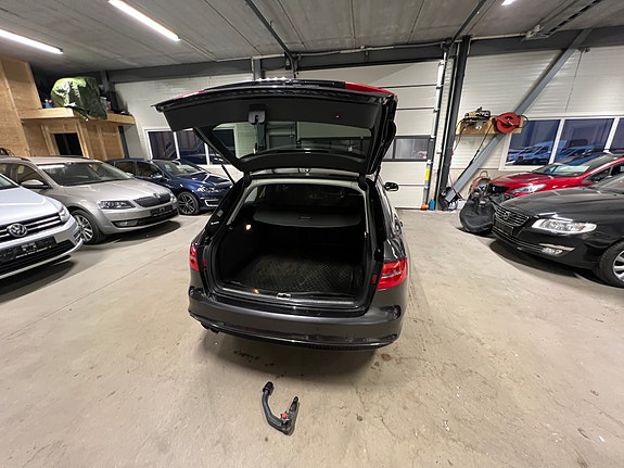 Audi A4 9 of 23