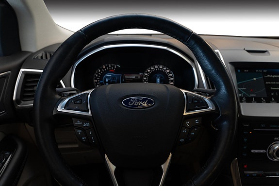 Ford Edge 10 of 26