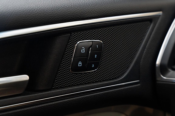 Ford Edge 17 of 26