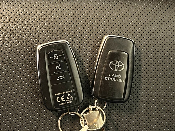 Toyota Land Cruiser 29 of 29