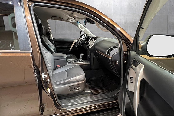 Toyota Land Cruiser 13 of 29
