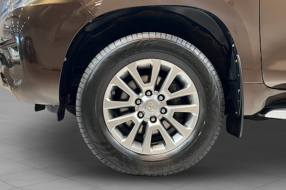 Toyota Land Cruiser 17 of 29