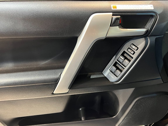 Toyota Land Cruiser 18 of 29