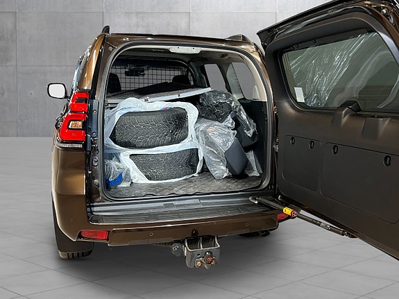 Toyota Land Cruiser 16 of 29