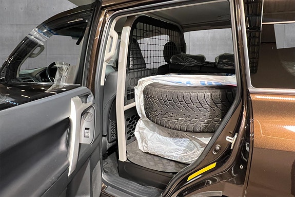 Toyota Land Cruiser 14 of 29