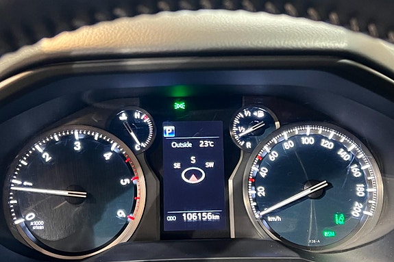 Toyota Land Cruiser 12 of 29