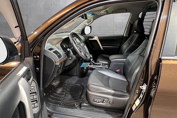 Toyota Land Cruiser 10 of 29