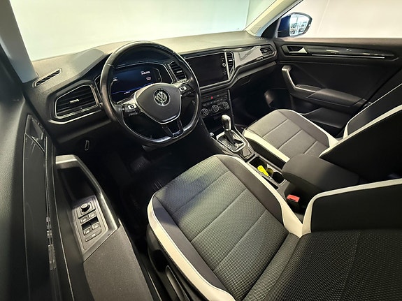 Volkswagen T-Roc 5 of 30