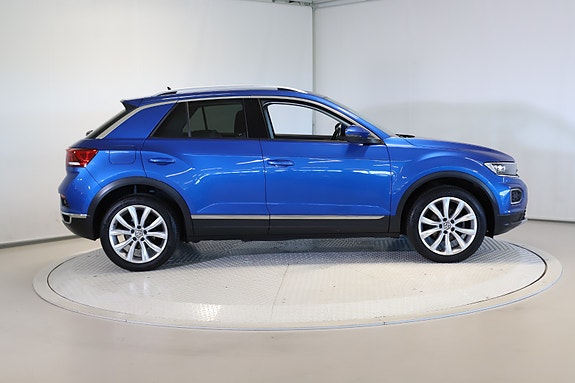 Volkswagen T-Roc 12 of 30