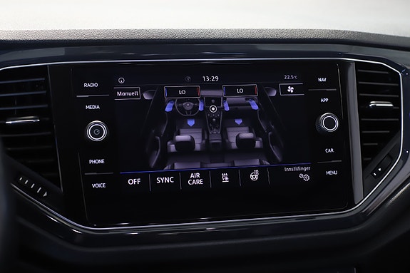 Volkswagen T-Roc 28 of 30