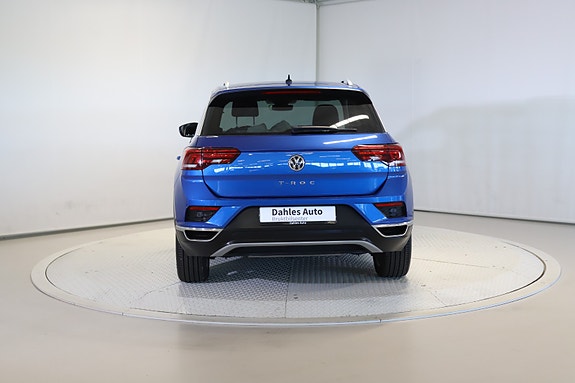 Volkswagen T-Roc 11 of 30