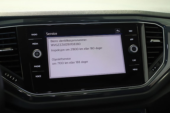 Volkswagen T-Roc 30 of 30