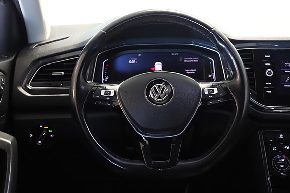Volkswagen T-Roc 18 of 30