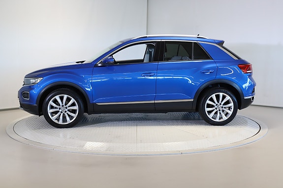 Volkswagen T-Roc 10 of 30