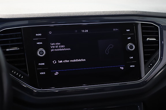 Volkswagen T-Roc 25 of 30