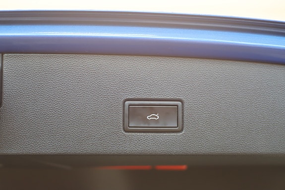 Volkswagen T-Roc 16 of 30