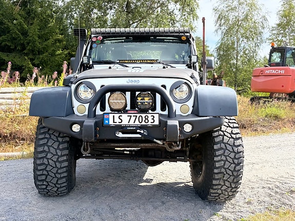 Jeep Wrangler 3 of 6