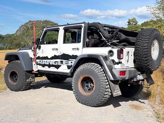 Jeep Wrangler 2 of 6