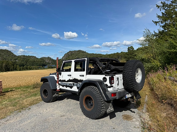 Jeep Wrangler 5 of 6