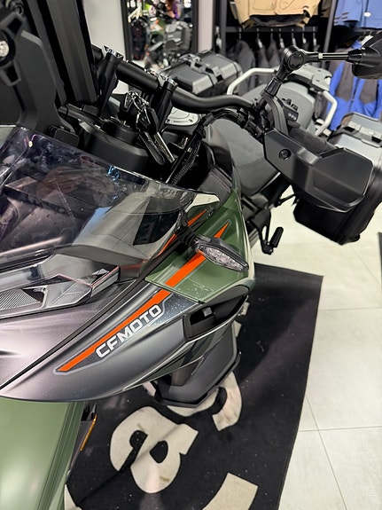 CFMOTO 1000MT-X //AGM Edition- sidevesker inkludert!// 9 of 9
