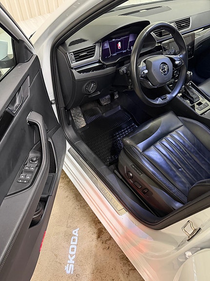 Skoda Superb 24 of 27