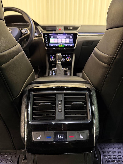 Skoda Superb 8 of 27