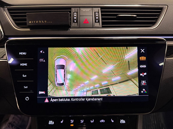 Skoda Superb 10 of 27
