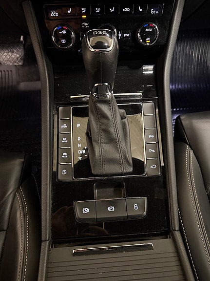 Skoda Superb 16 of 27