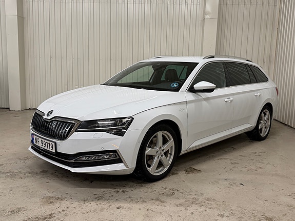 Skoda Superb 2 of 27