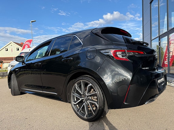 Toyota Corolla 2 of 19