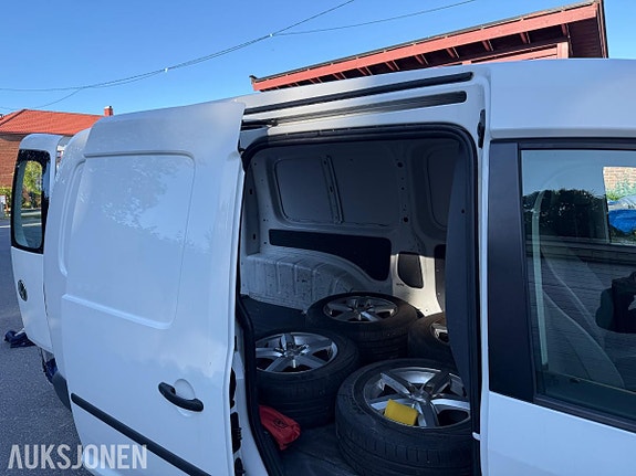 Volkswagen Caddy Maxi 10 of 12