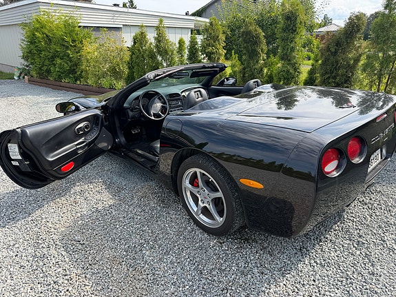 Chevrolet Corvette 6 of 15