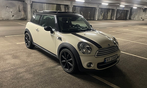 MINI Cooper 3 of 3