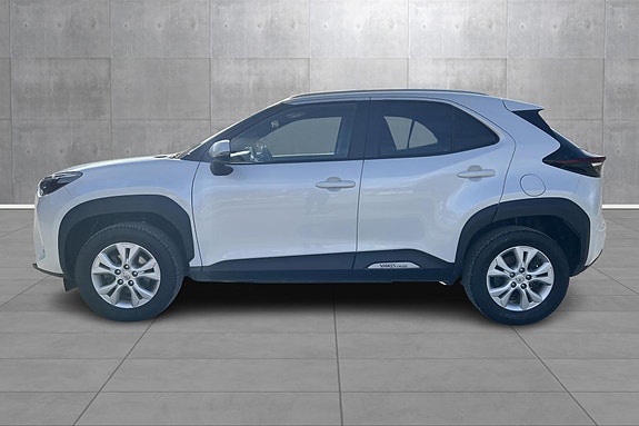 Toyota Yaris Cross 2 of 24