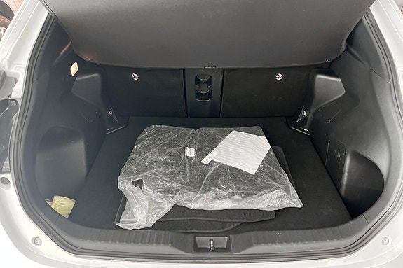 Toyota Yaris Cross 12 of 24